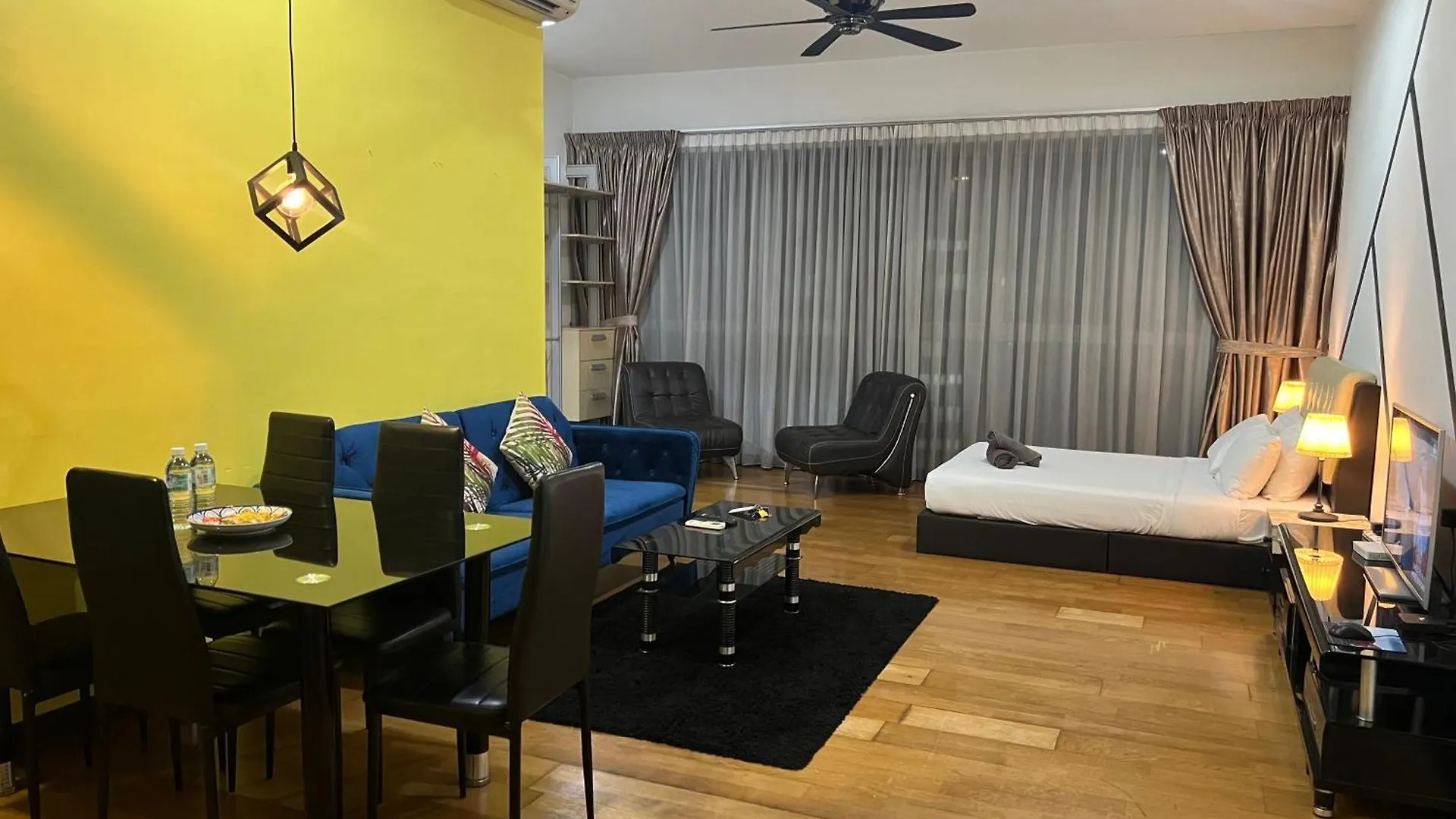 Apartman Regalia Sky Pool Klcc By Pasira Home Kuala Lumpur