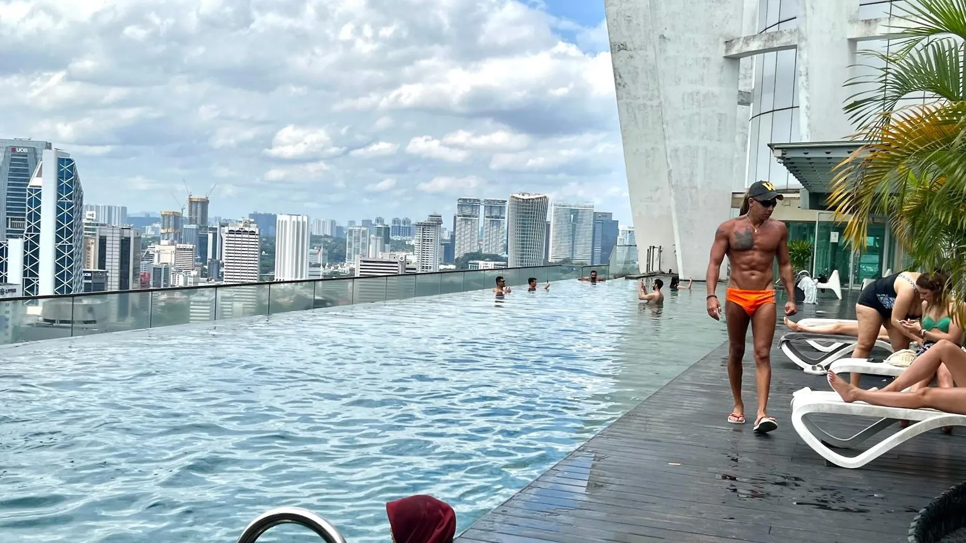 Regalia Sky Pool Klcc By Pasira Home Kuala Lumpur 0*,  Malaysia